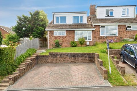 3 bed property, in Beechwood Close, £350,000