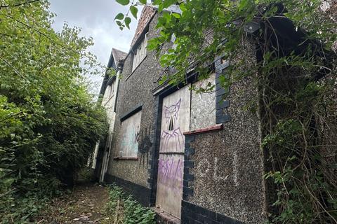 3 bed property, in Blackbrook Road, £65,000