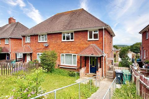 3 bed property, in Whitepit Lane, £225,000