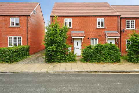 2 bed property, in Epsom Way, £280,000