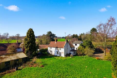 4 bed property, in Forest Road, £430,000