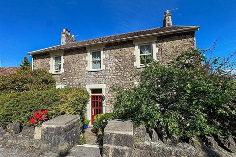 5 bed property, in Kewstoke Road, £550,000