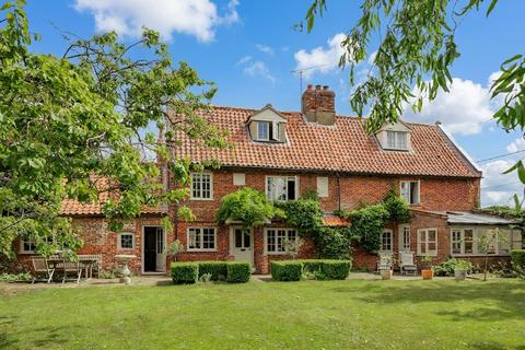 5 bed property, in Fully Restored Grade II Listed Home in Kettlestone, £1,250,000