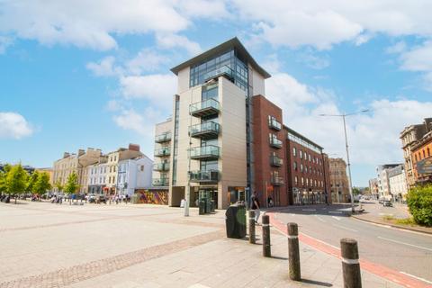 2 bed property, in Quayside, £180,000