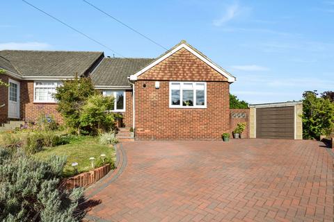 3 bed property, in Cooper Road, £450,000