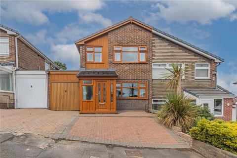 3 bed property, in Instow Close, £280,000