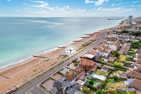 4 bed property, in Brighton Road, £700,000