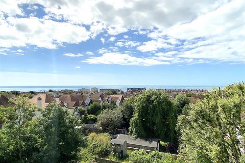 3 bed property, in Upper Sea Road, £200,000