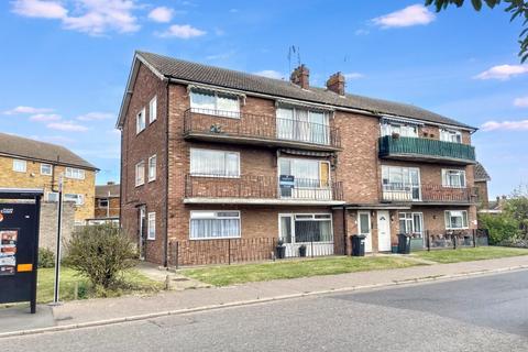 2 bed property, in Tower Road, £90,000