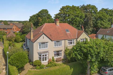 4 bed property, in Wetherby ~ Linton Avenue, £750,000