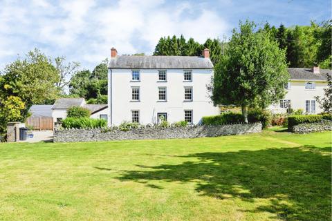 4 bed property, in Muddiford, £750,000