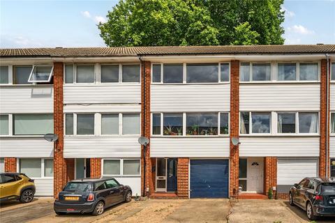 4 bed property, in Foxwood Road, £795,000