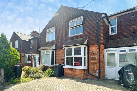 2 bed property, in Glover Road, £250,000