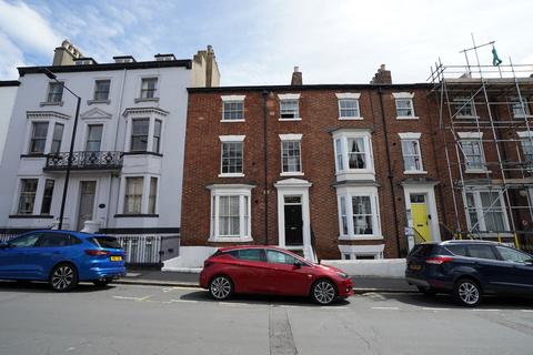 2 bed property, in Belle Vue Terrace, £152,500