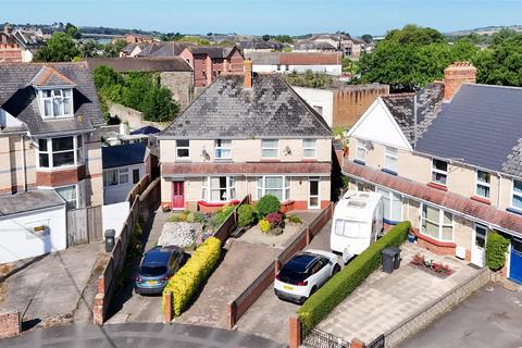 3 bed property, in Coronation Street, £295,000