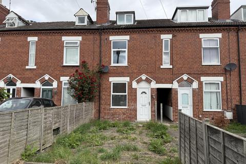3 bed property, in Moorland Road, £115,000