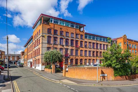 2 bed property, in Portland Road, £140,000