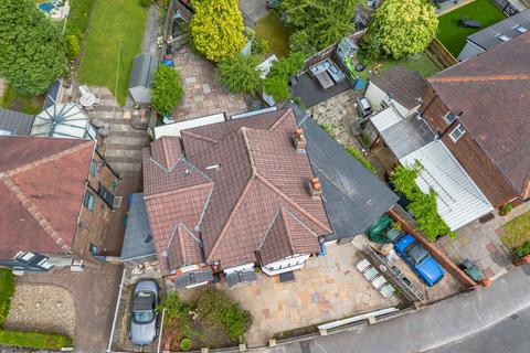 5 bed property, in Heswall Road, £475,000