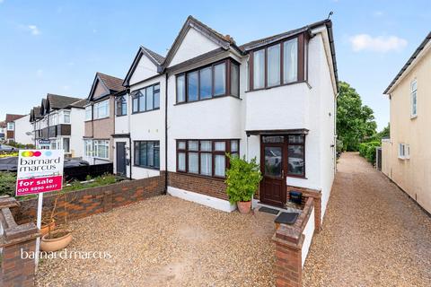 3 bed property, in Shelson Avenue, £500,000