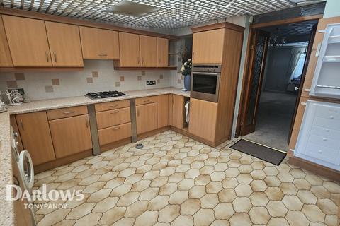 3 bed property, in Eirw Road, £190,000