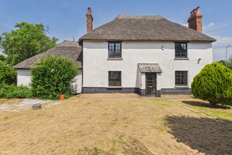3 bed property, in Exeter Road, £350,000
