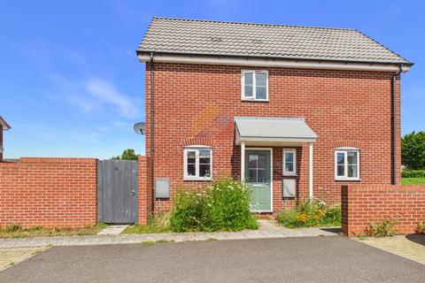 2 bed property, in Grace Farrant Road, £255,000
