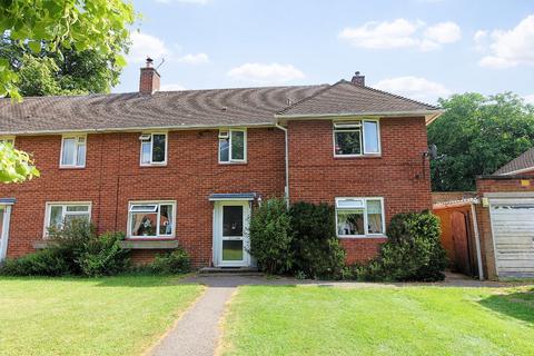 3 bed property, in Hindoostan Avenue, £250,000