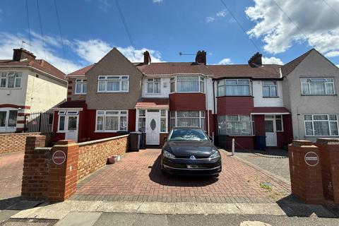 3 bed property, in Southall UB1, £579,950