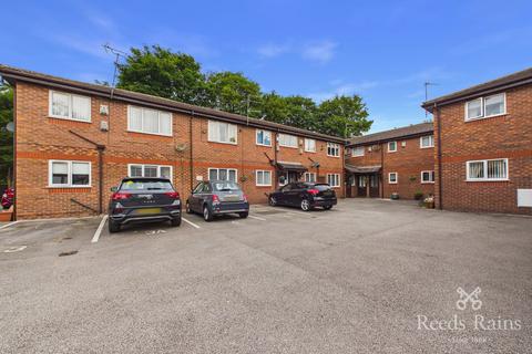 2 bed property, in Menai Mews, £120,000