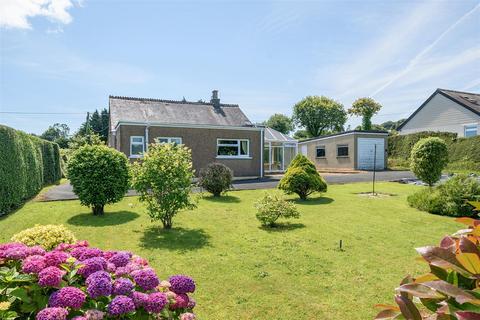 2 bed property, in Shute Lane, £350,000