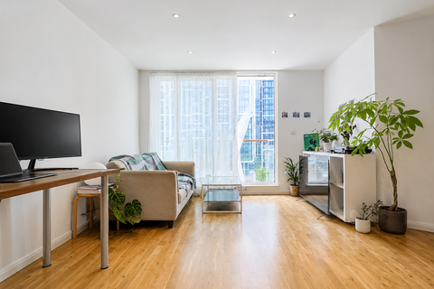 2 bed property, in Hanover House, £565,000