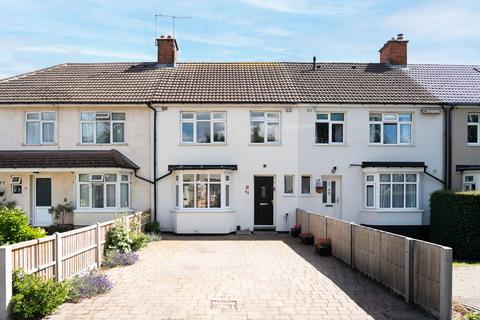 3 bed property, in Holbrook Road, £650,000