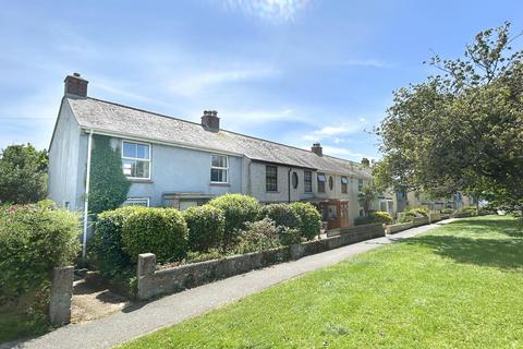 3 bed property, in Trengrouse Way, £189,950