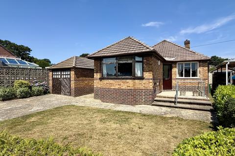 2 bed property, in Coventry Crescent, £325,000