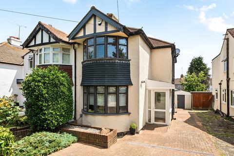 3 bed property, in Hood Avenue, £500,000