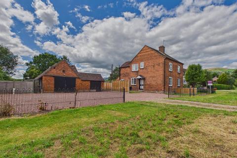 3 bed property, in Guarlford Road, £500,000