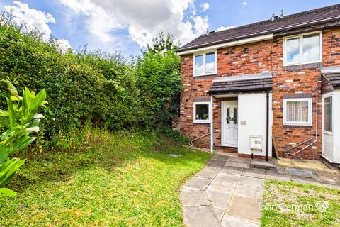2 bed property, in New Street, £170,000