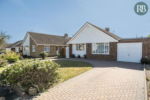 2 bed property, in Hangleton Valley Drive, £595,000