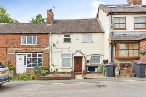 2 bed property, in Bank Road, £165,000