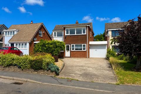 3 bed property, in Chase Road, £275,000
