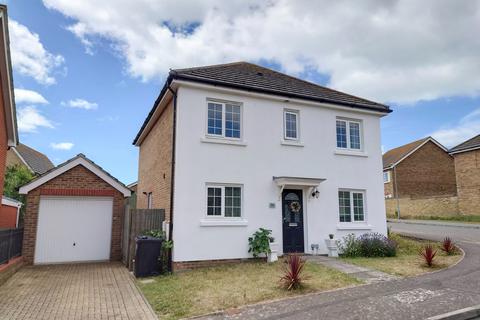 4 bed property, in Flint Way, £475,000