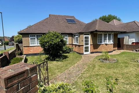 3 bed property, in Tithepit Shaw Lane, £600,000