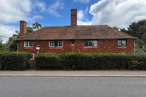 4 bed property, in High Street, £650,000