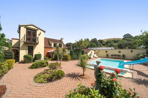 5 bed property, in Newton Abbot, £875,000