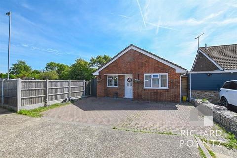 2 bed property, in Brookside, £350,000