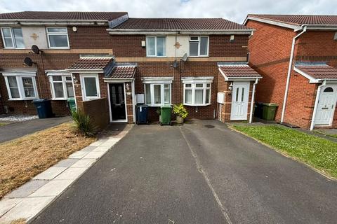 2 bed property, in Kirkstone Close, £95,000