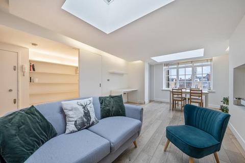 2 bed property, in Clanricarde Gardens, £875,000