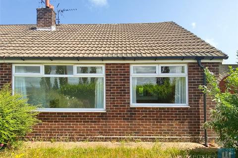 1 bed property, in Scarr End View, £120,000
