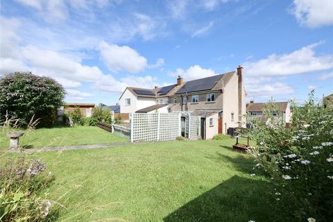 3 bed property, in Three bedroom property with development potential, £400,000