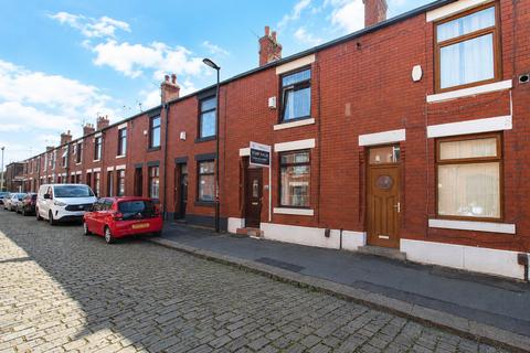 2 bed property, in Melville Street, £140,000